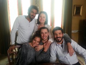 Louise et ses jeunes partenaires israéliens sur le tournage de Kind Words de Shemi Zharin à Paris 2014