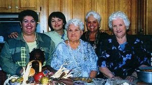 Louise à l'émission de maman Dion avec ses tantes Gemma et Rachel et sa cousine Lucie