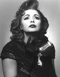 Louise incarne en photo Alys Robi Photo © de Serge Clément